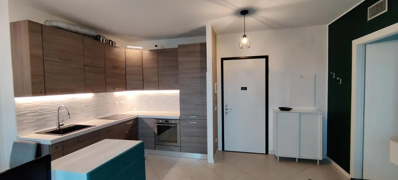Bloom Modern House - Milano Apartment 0*, Milan